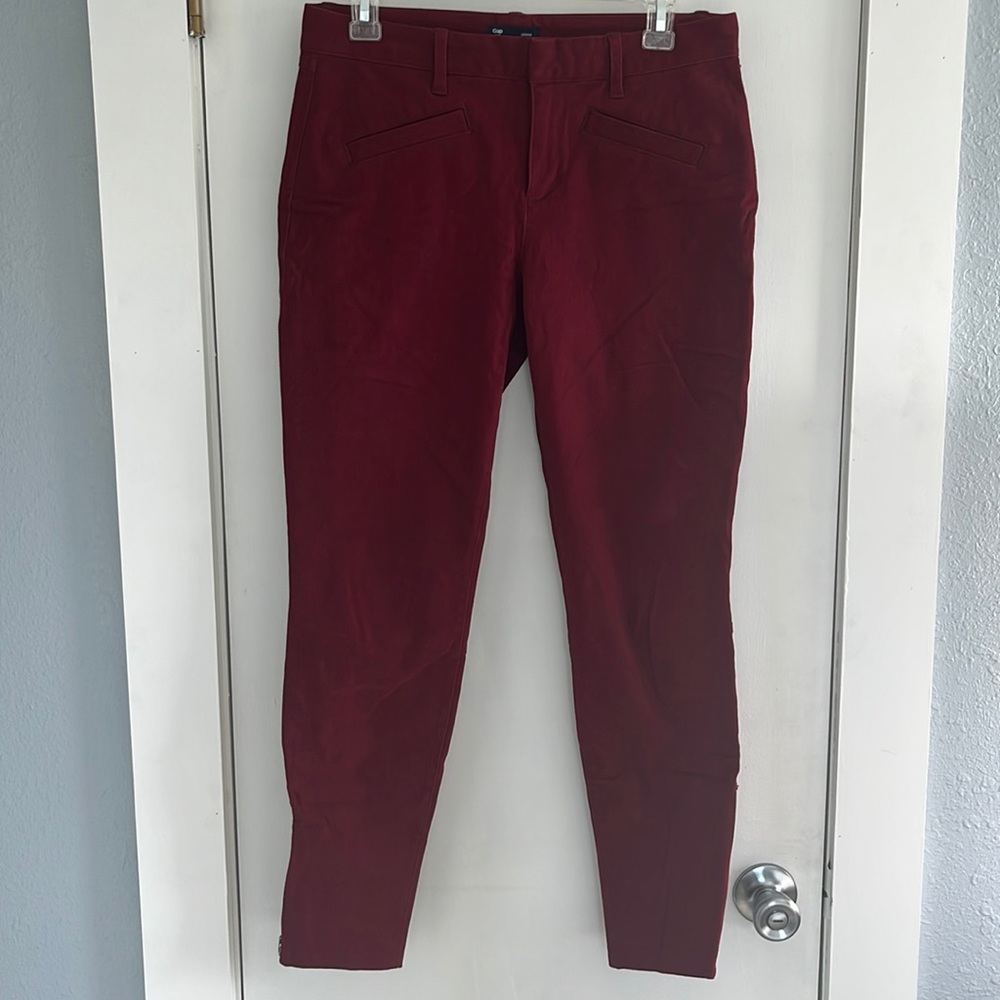NWOT-Gap Ankle Zip Legging in Dark Red